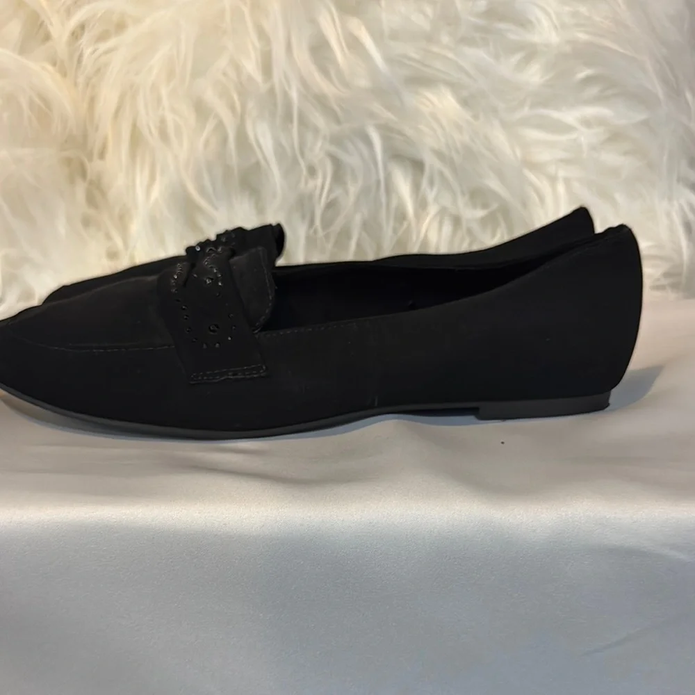 White Mountain Black Loafers Timeless Flats